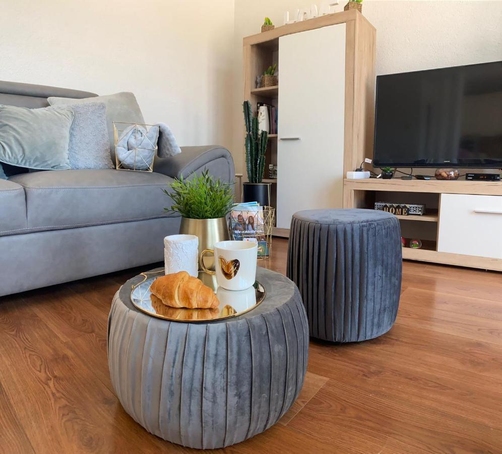 מרינה Apartments Sea Star Ivana מראה חיצוני תמונה