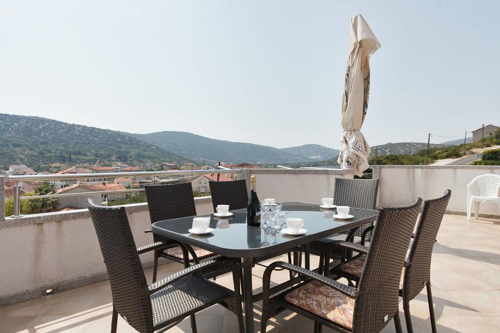 מרינה Apartments Sea Star Ivana מראה חיצוני תמונה