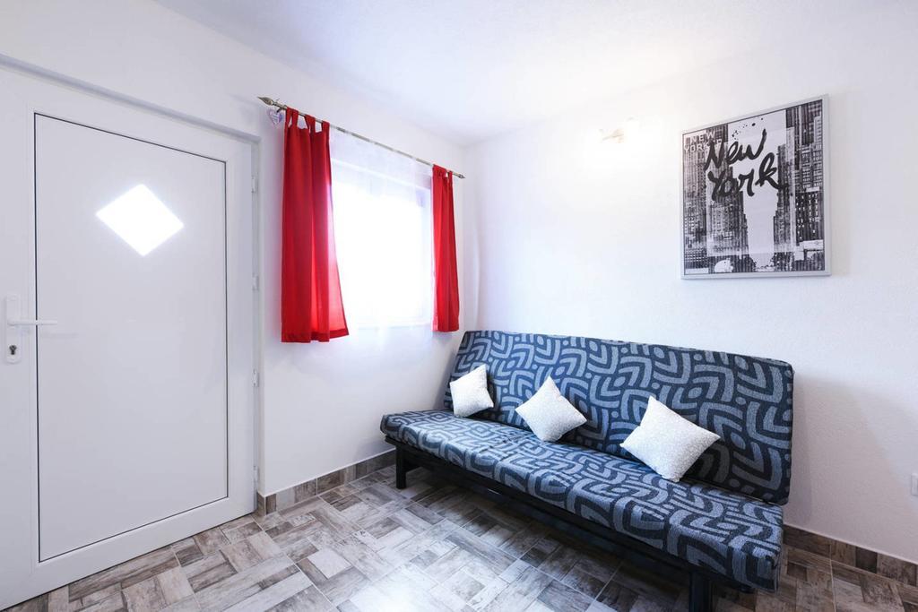 מרינה Apartments Sea Star Ivana מראה חיצוני תמונה