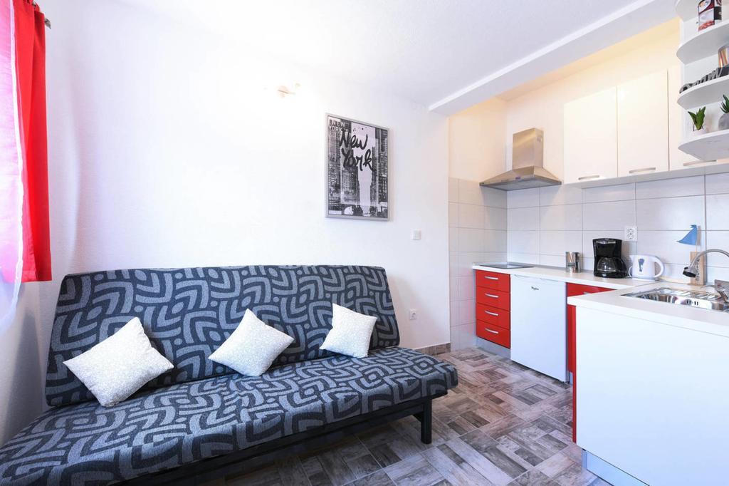 מרינה Apartments Sea Star Ivana מראה חיצוני תמונה