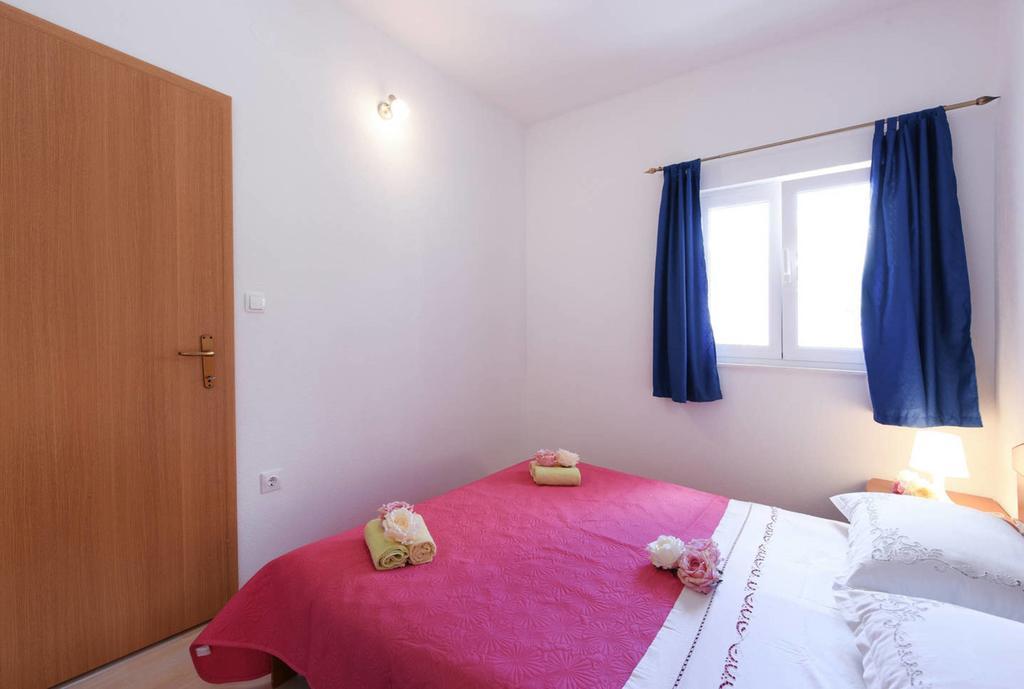 מרינה Apartments Sea Star Ivana מראה חיצוני תמונה
