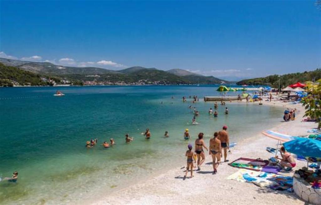 מרינה Apartments Sea Star Ivana מראה חיצוני תמונה