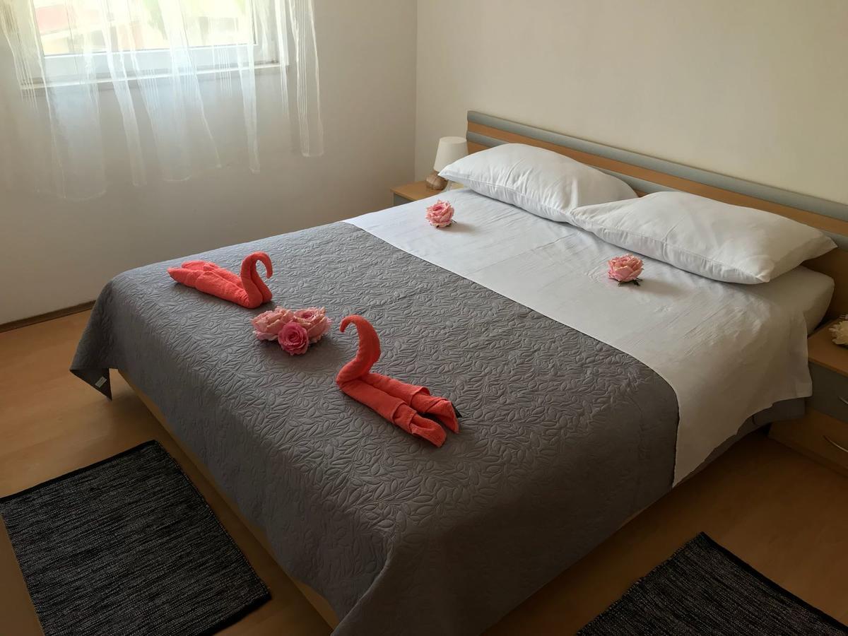 מרינה Apartments Sea Star Ivana מראה חיצוני תמונה