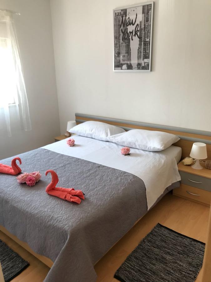 מרינה Apartments Sea Star Ivana מראה חיצוני תמונה