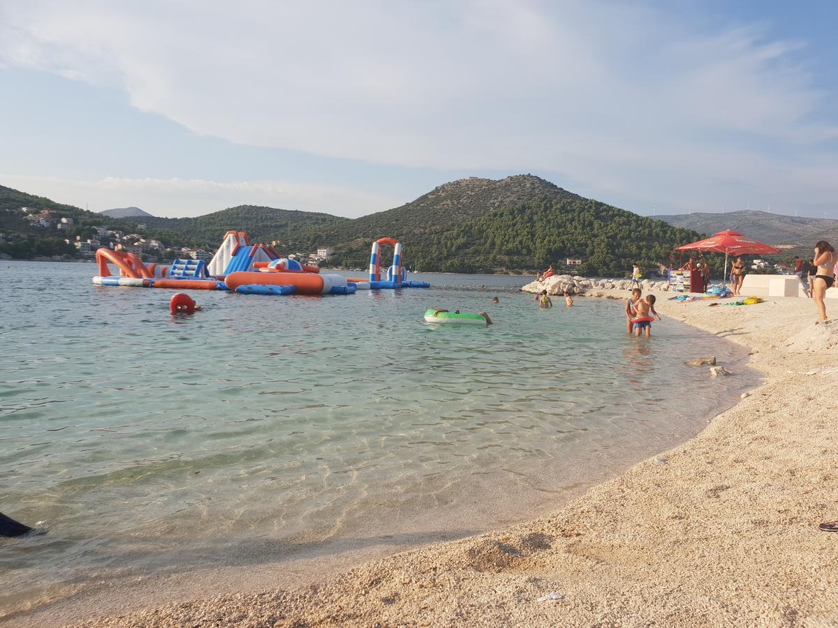 מרינה Apartments Sea Star Ivana מראה חיצוני תמונה
