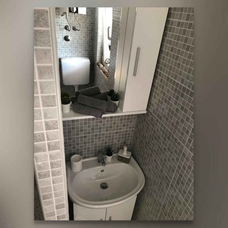 מרינה Apartments Sea Star Ivana מראה חיצוני תמונה
